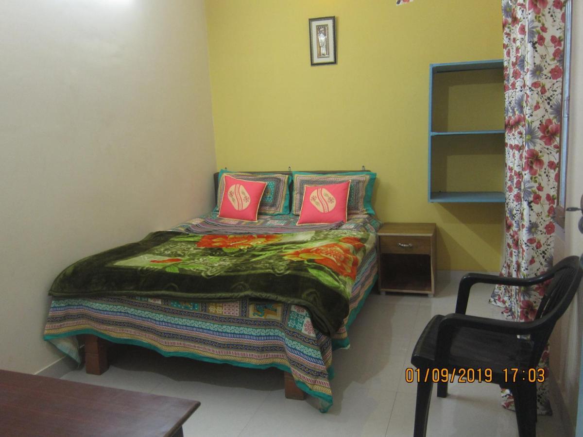 Kedar Guest House -Feel At Home Varanasi Bagian luar foto