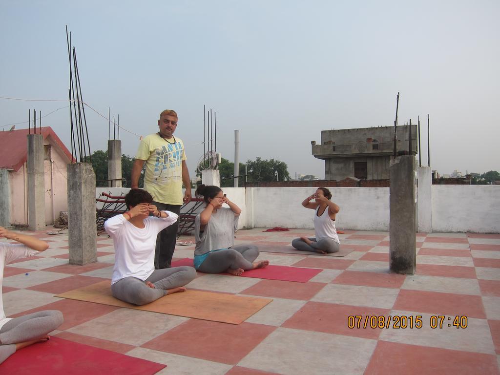 Kedar Guest House -Feel At Home Varanasi Bagian luar foto
