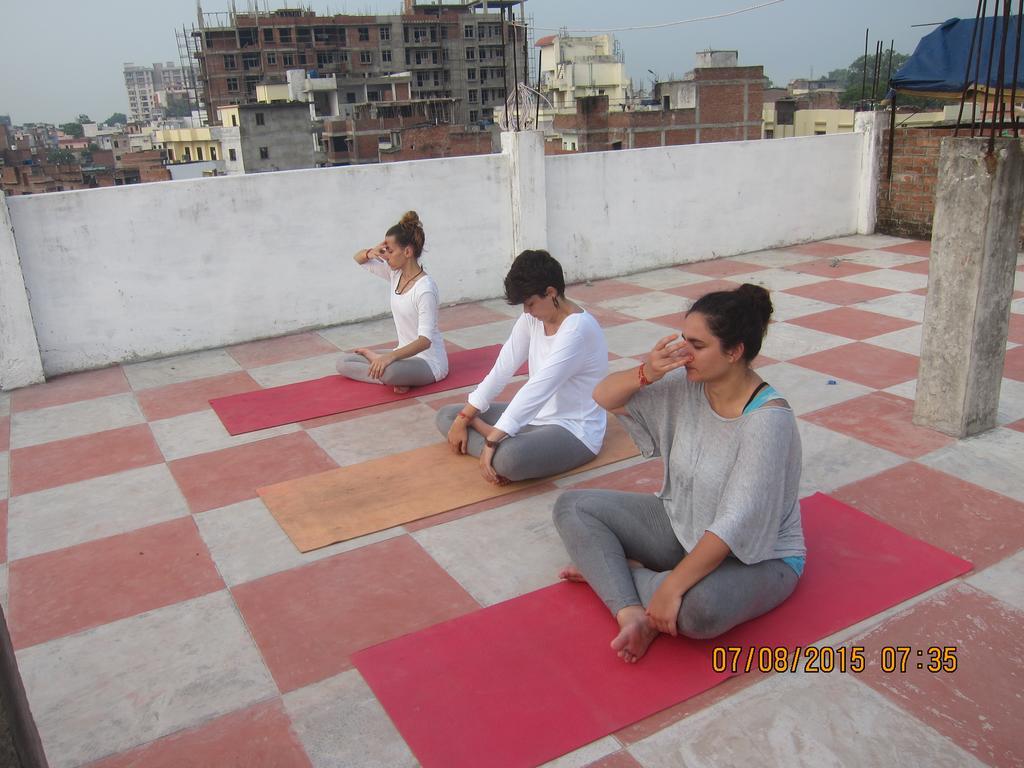 Kedar Guest House -Feel At Home Varanasi Bagian luar foto