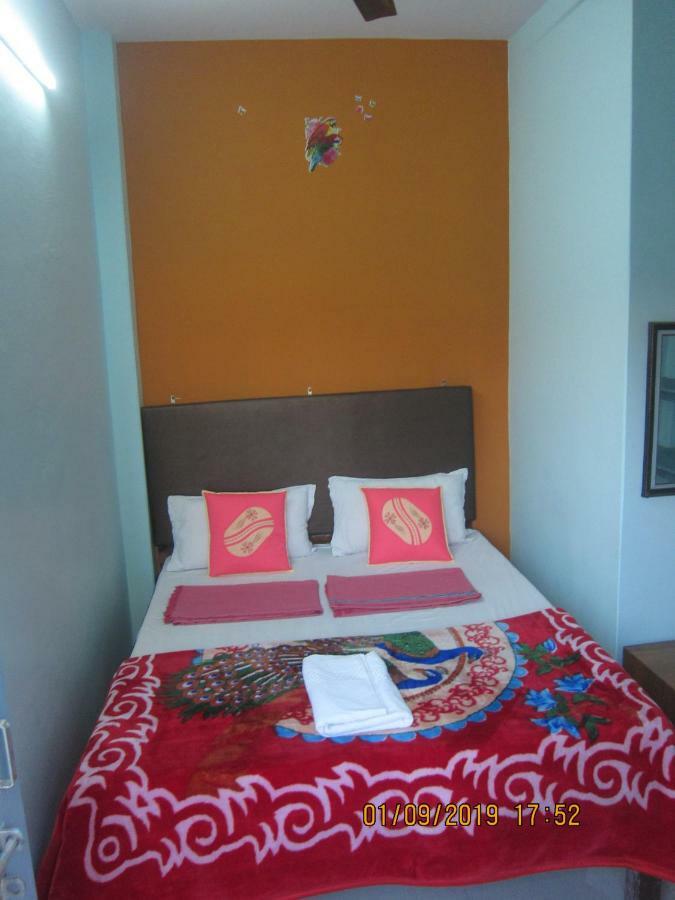 Kedar Guest House -Feel At Home Varanasi Bagian luar foto