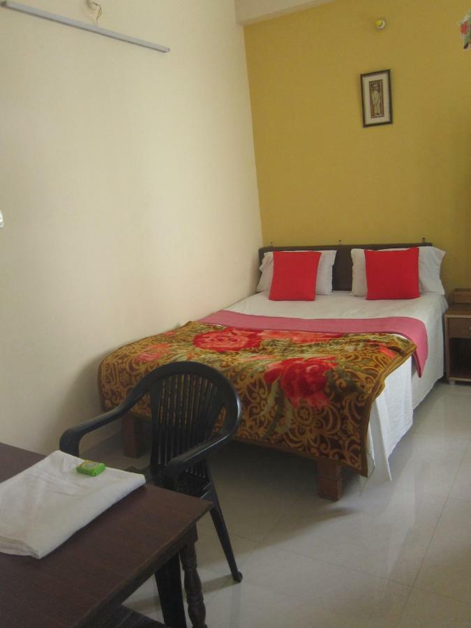 Kedar Guest House -Feel At Home Varanasi Bagian luar foto