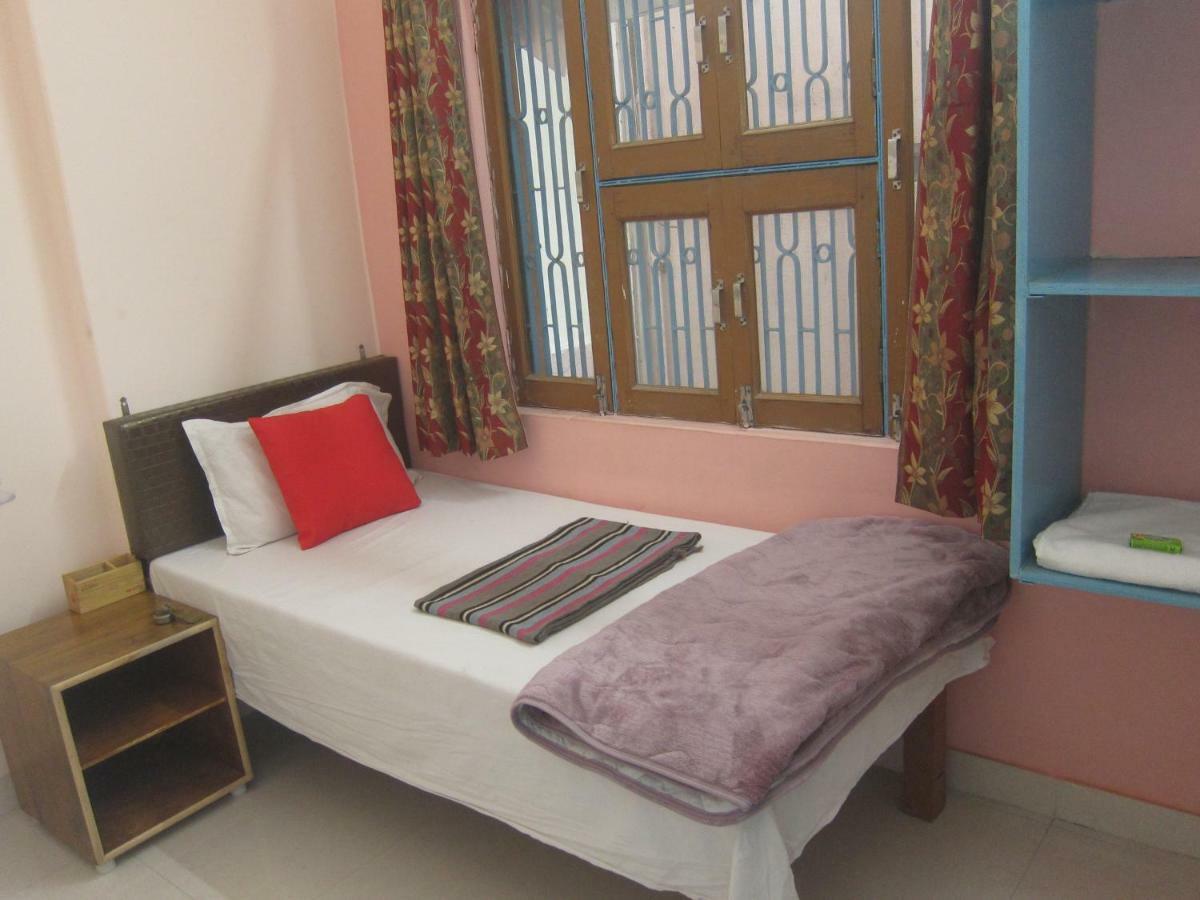 Kedar Guest House -Feel At Home Varanasi Bagian luar foto