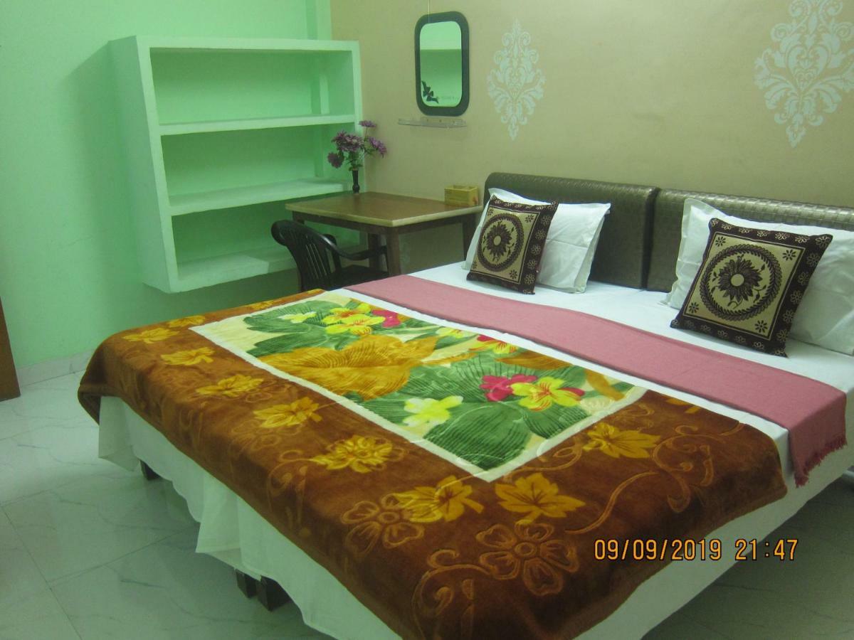 Kedar Guest House -Feel At Home Varanasi Bagian luar foto