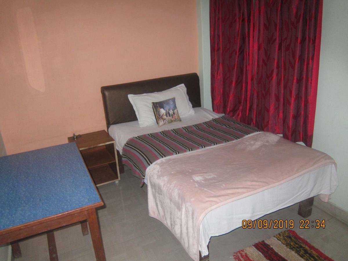 Kedar Guest House -Feel At Home Varanasi Bagian luar foto